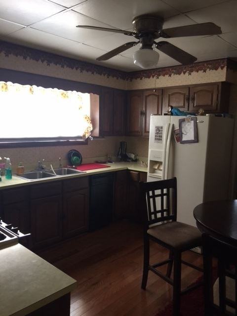 723/725 Long ave - Photo 2 of 7