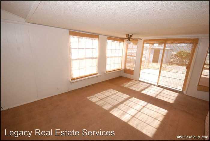 8404 Edgemere Blvd - Photo 3 of 42
