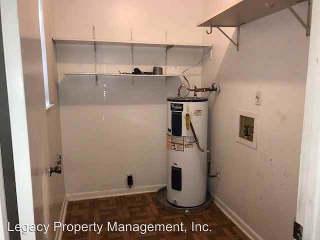 5085 Yacht Harbor Cir - Photo 2 of 8