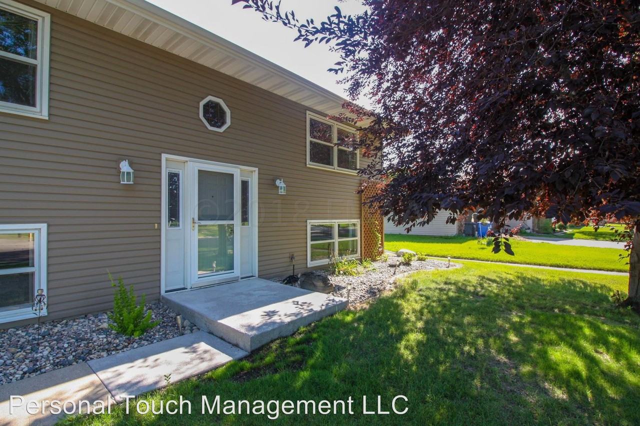 2701 Southgate Dr S - Photo 2 of 36