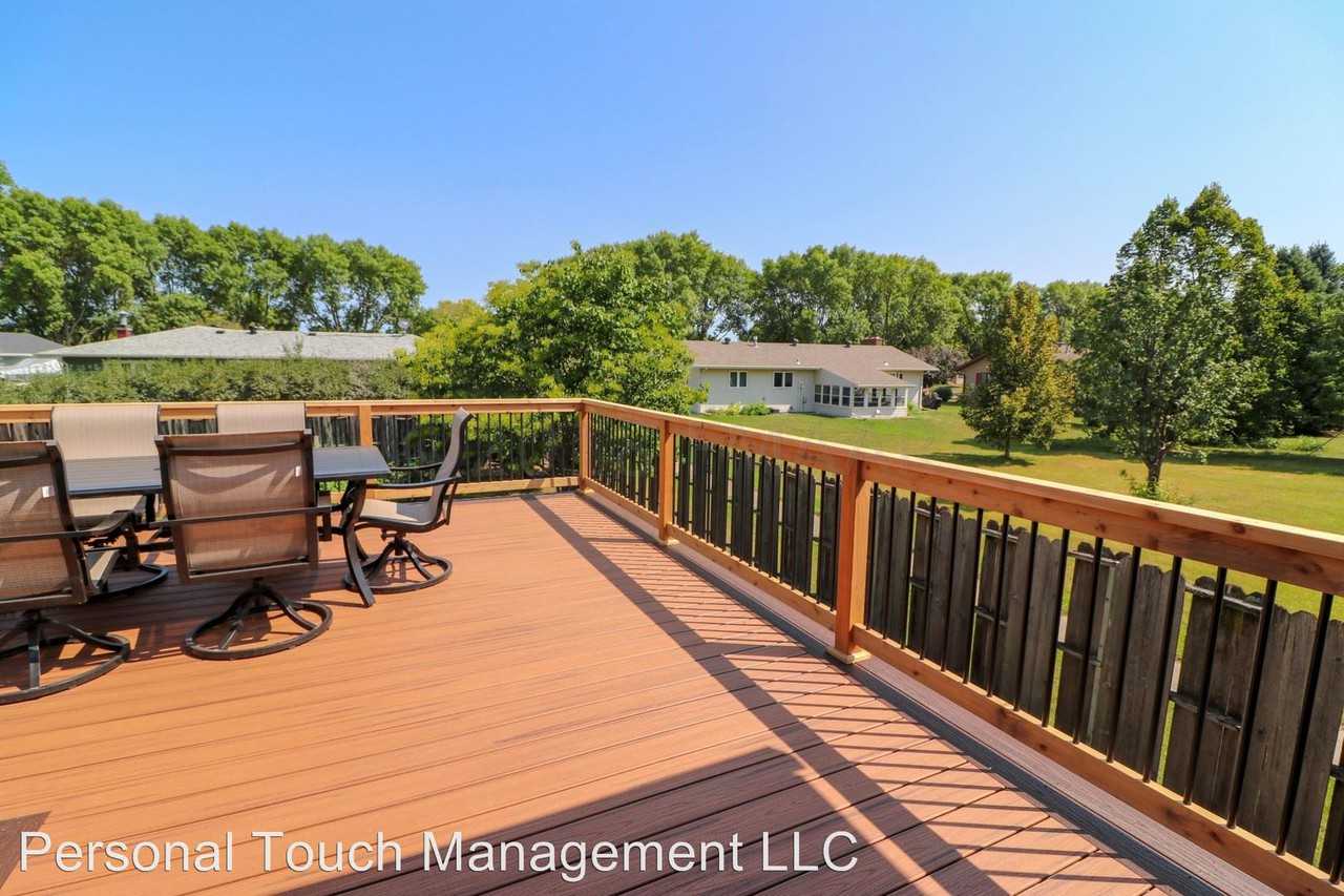 2701 Southgate Dr S - Photo 3 of 36