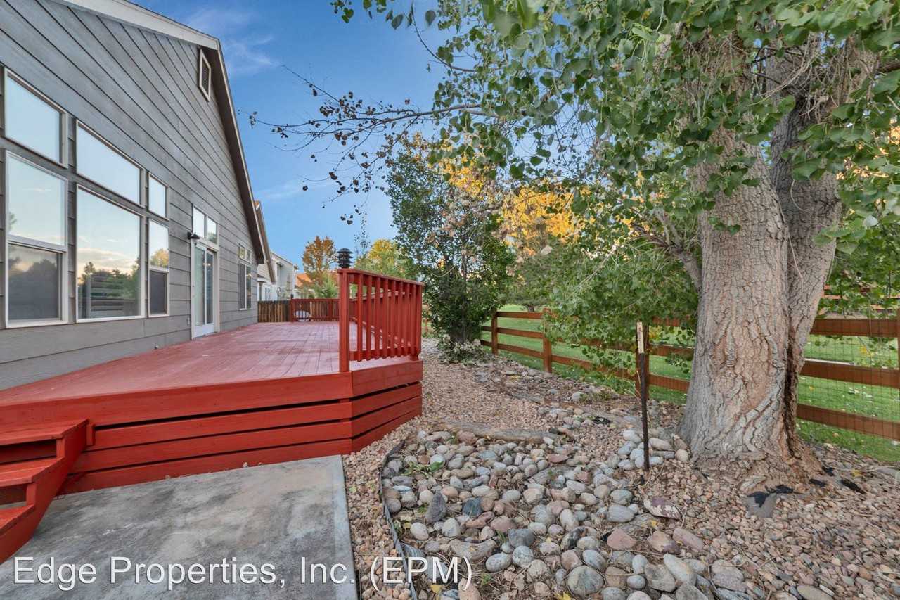 9766 Newland Ct - Photo 3 of 10