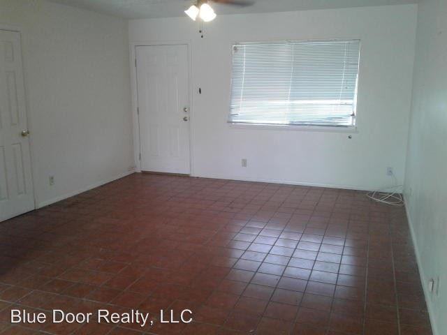 10217 Paseo Del Norte NE - Photo 2 of 9