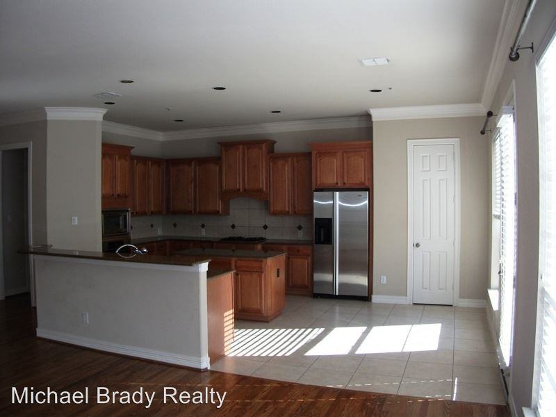 3925 Spring Garden Dr - Photo 2 of 17