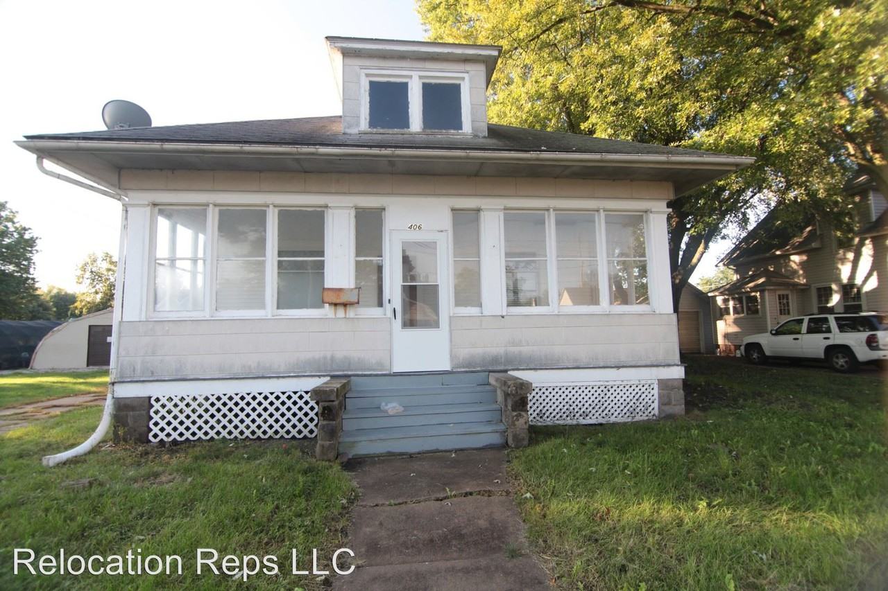 406 SW 3rd St - Photo 2 of 16