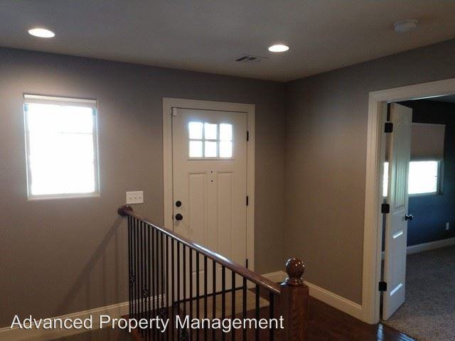 1109 S Mill Point Cir - Photo 3 of 50