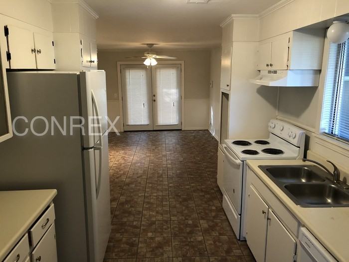 1425 Sheffield Dr - Photo 2 of 8