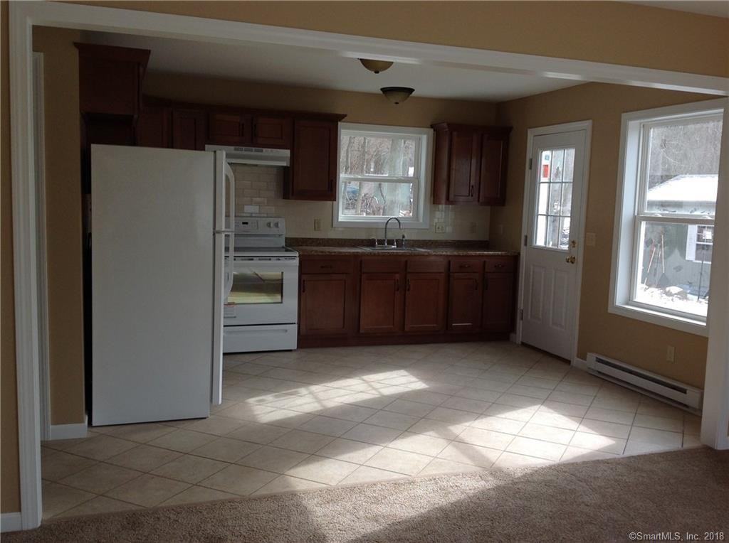 93 Tolland Rd - Photo 2 of 9