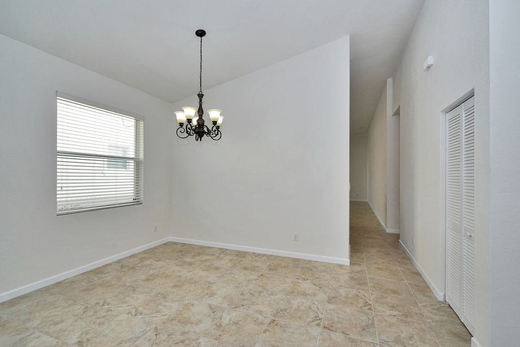 780 Palm Tree Lane - Photo 3 of 21