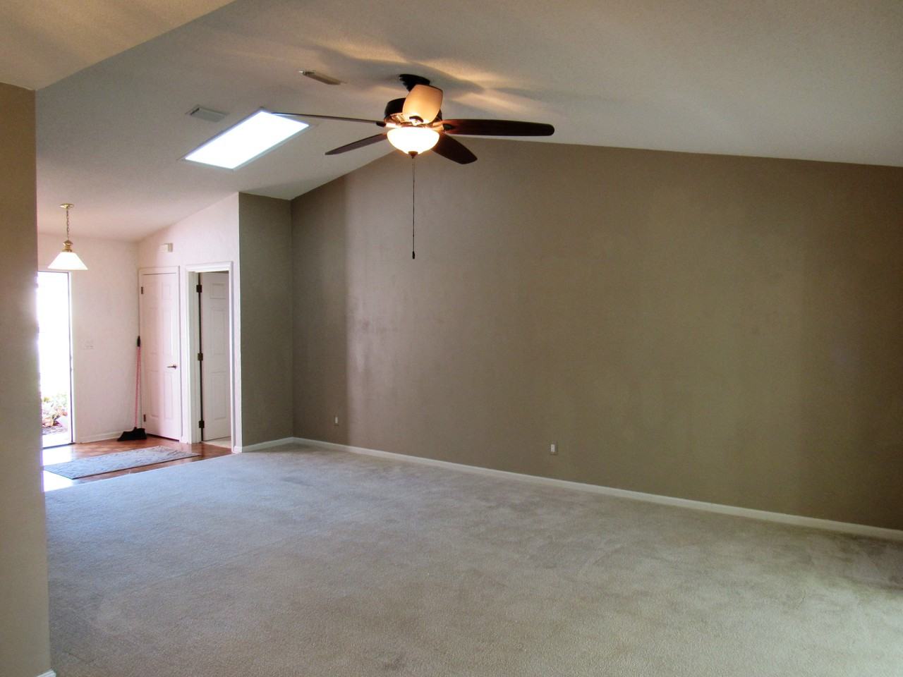 325 Citrus Open Dr - Photo 2 of 14