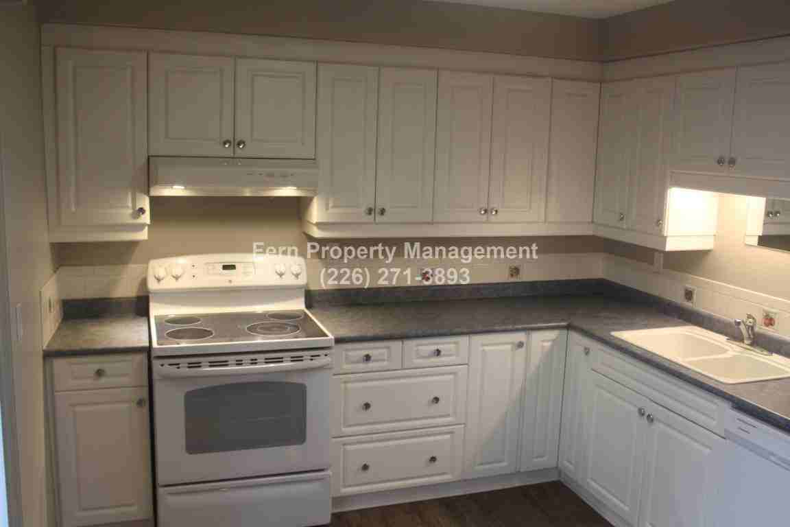 700 Osgoode Drive - Photo 3 of 11