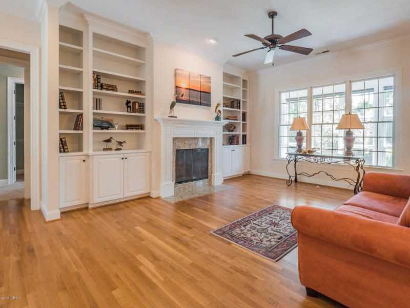 207 Grayhawk Cir - Photo 2 of 31