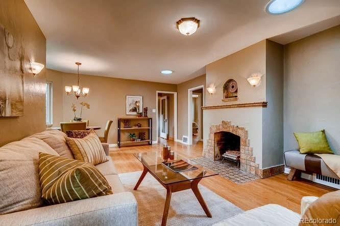 1015 S Josephine St - Photo 2 of 19