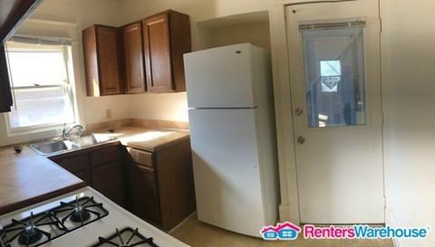 524 31st Street #1 - Photo 3 of 10