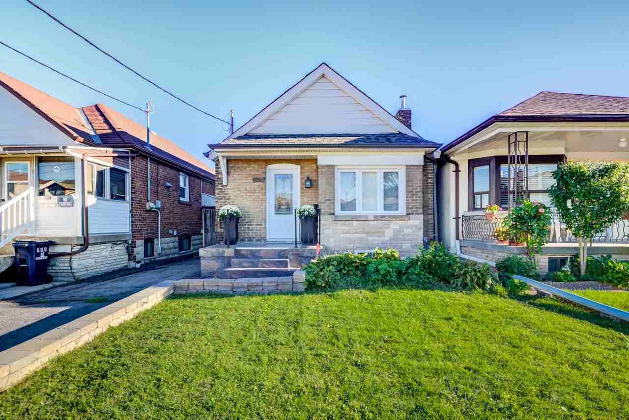 107 Belgravia Ave, Toronto, ON M6E 2M4 2 Bedroom Apartment for Rent for