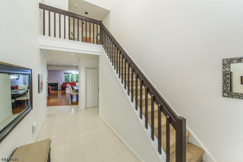 20 Monett Ct - Photo 2 of 19