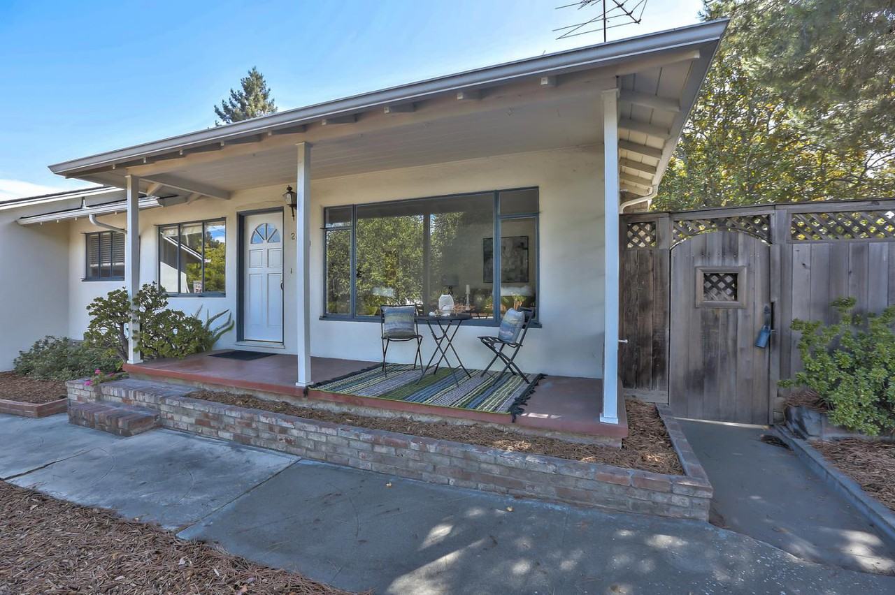 2079 Valparaiso Ave - Photo 2 of 17