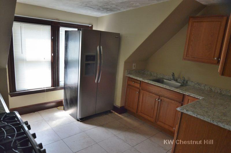 50 Evelyn St 3 - Photo 2 of 4