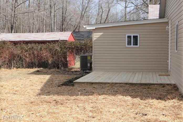 1422 Columbia Beach Rd - Photo 3 of 20
