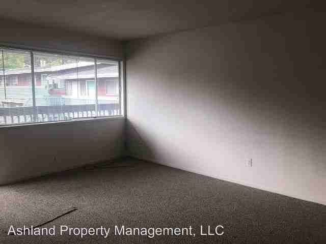 Southwood Manor - Photo 2 of 13