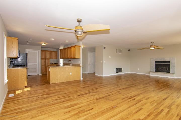 601 Laurel Blvd - Photo 2 of 9