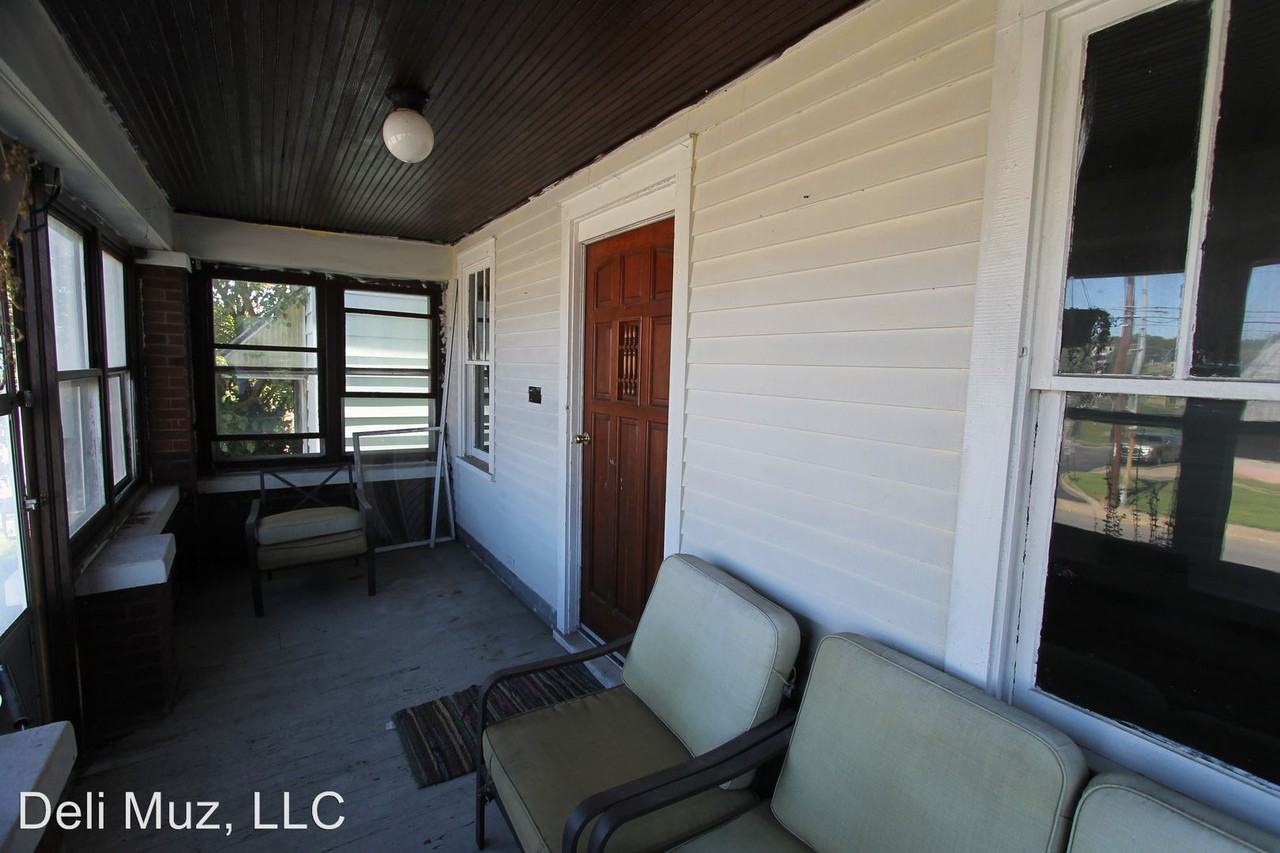 2412 W Maryland St - Photo 3 of 25