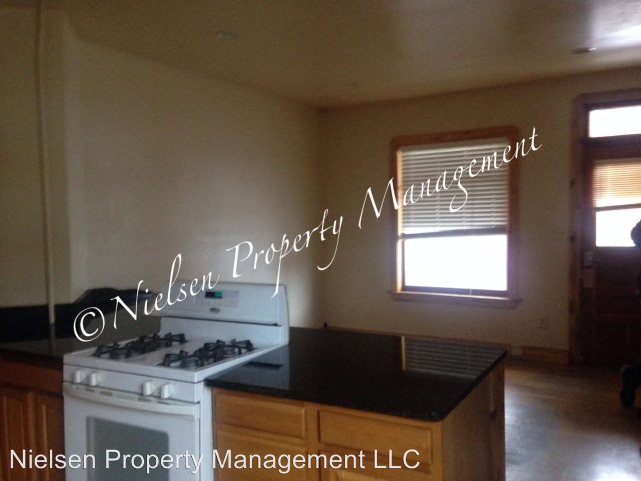 725/727 Wyoming - Photo 2 of 2