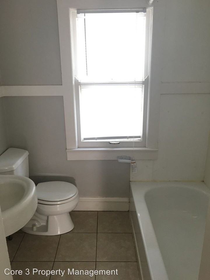 714 W. Washington - Photo 2 of 6