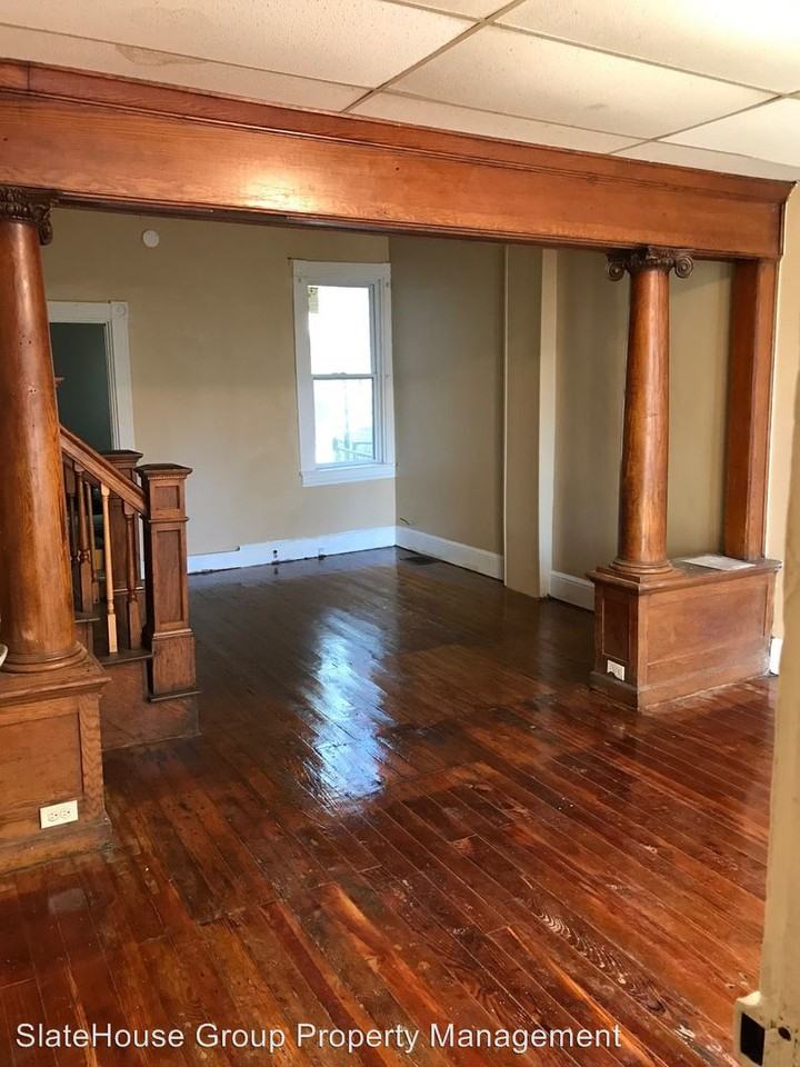 431 E Strawberry St - Photo 2 of 13