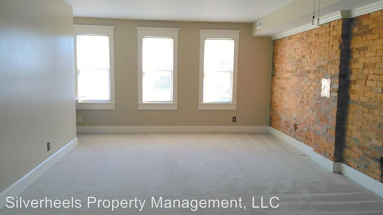 809 1/2 2nd St #195 - Photo 2 of 7