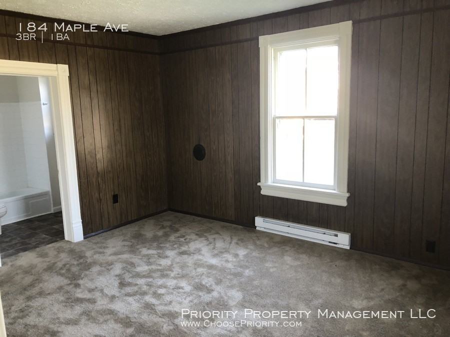 184 Maple Ave - Photo 3 of 13