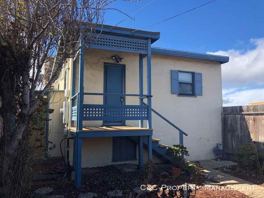 752 Tioga Ave - Photo 2 of 5