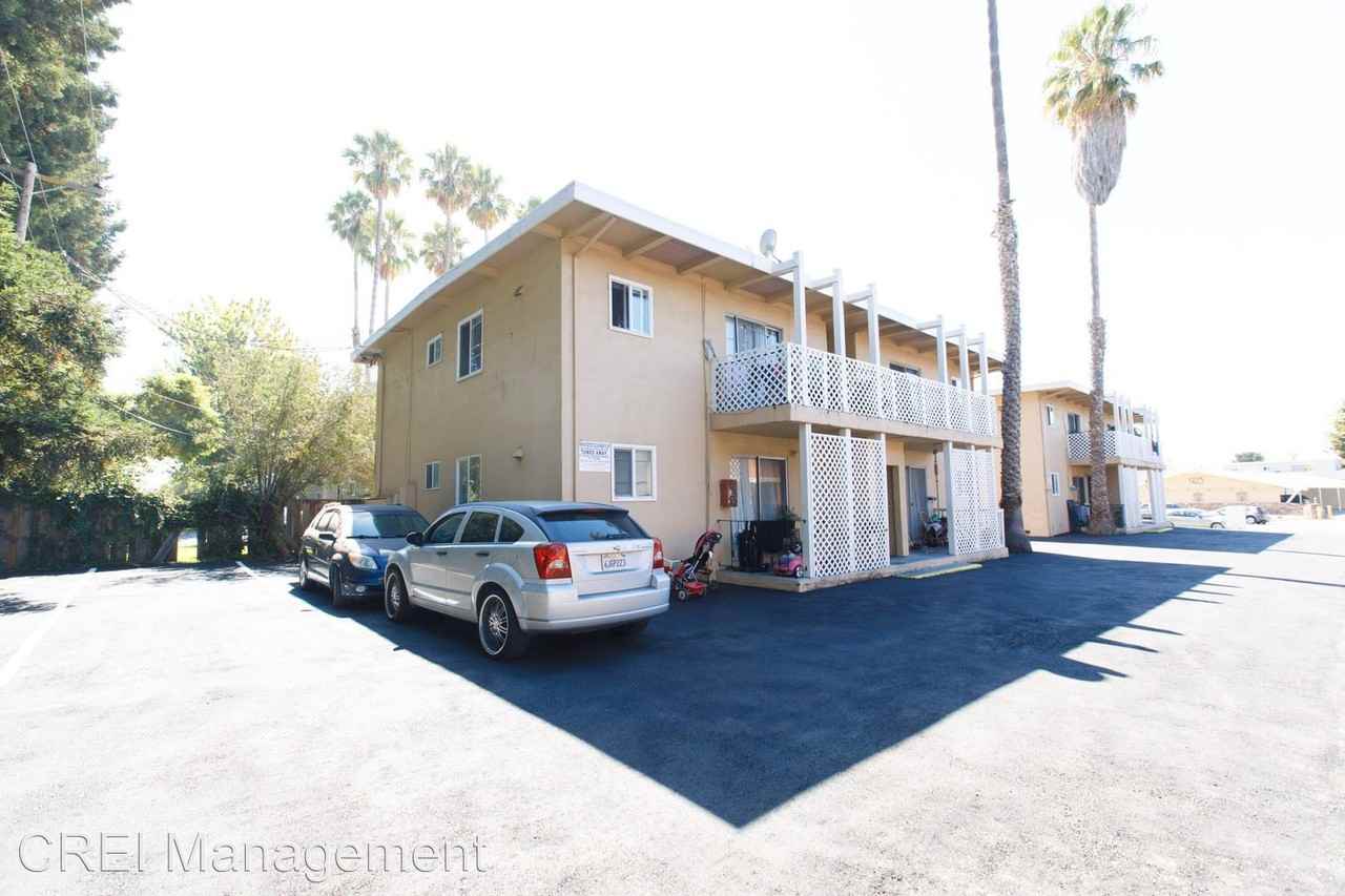 926 Tamarack Lane - Photo 3 of 13