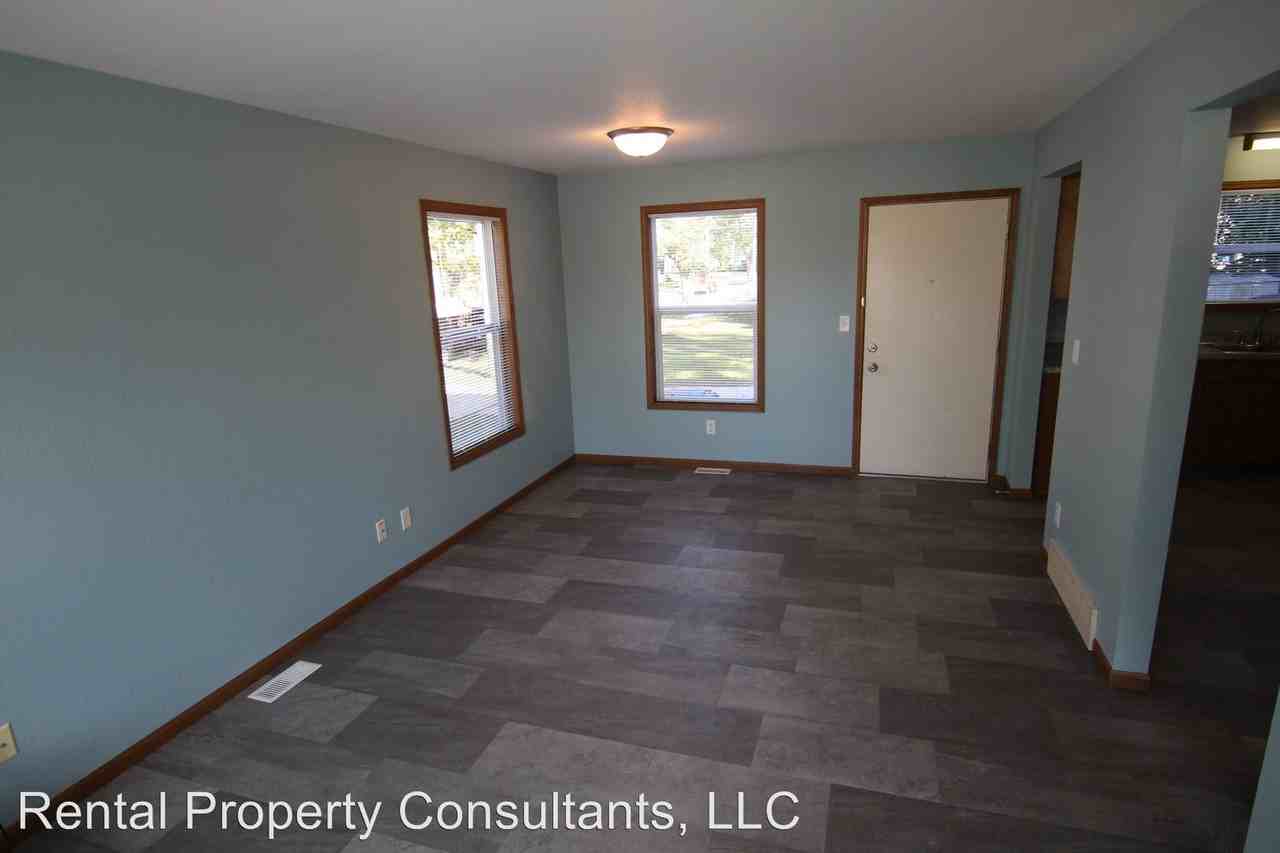 410 Marquette Ave - Photo 2 of 12