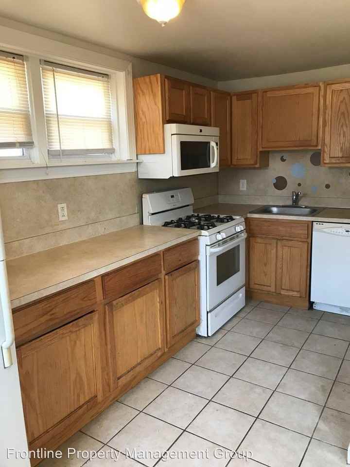 400 W 21st St - Photo 2 of 15