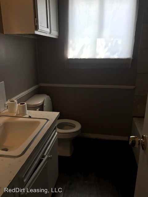 5824 S Broadway Ave - Photo 3 of 8