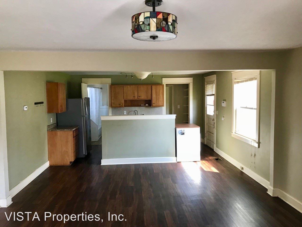 1007 Sylvia St - Photo 2 of 10