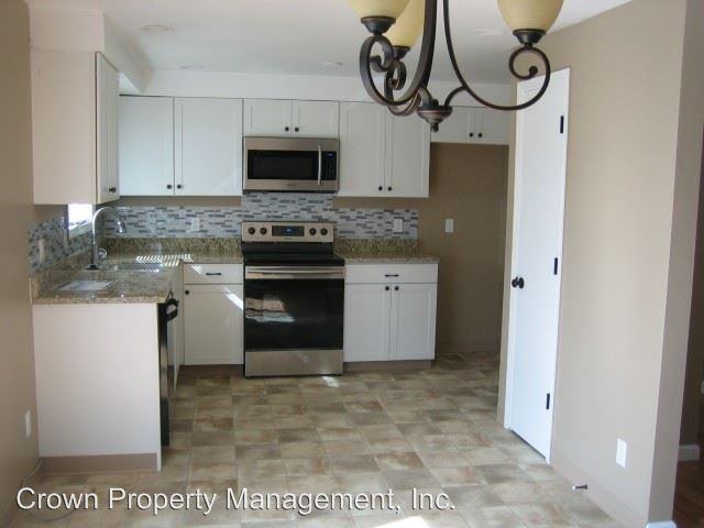 3150 Starr Ct NE - Photo 3 of 11
