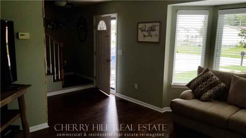 7356 Shanna Rd - Photo 2 of 17