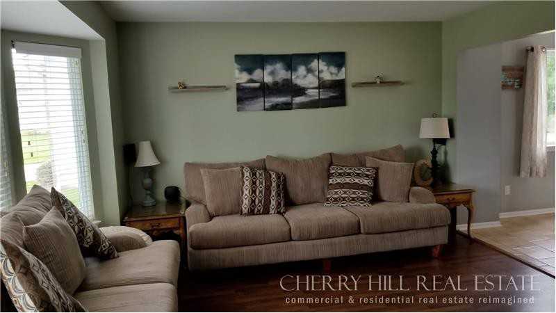 7356 Shanna Rd - Photo 3 of 17