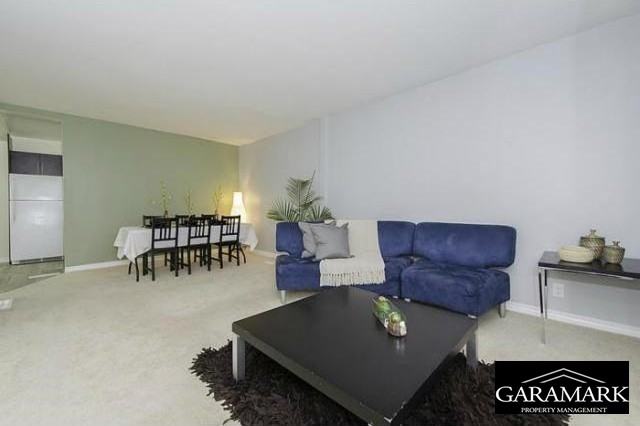 Ashburn, 726 - Photo 3 of 9