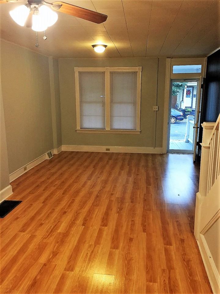 717 E Fulton St - Photo 3 of 14