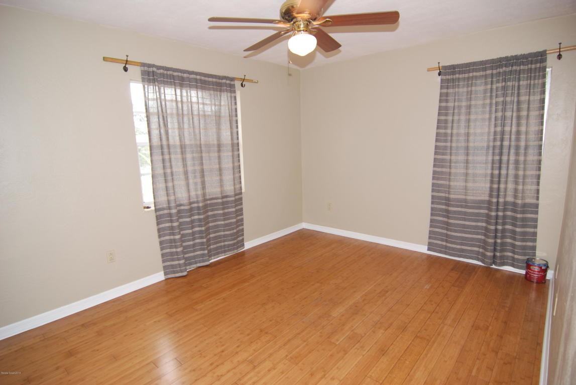 454 Charles Dr - Photo 2 of 9