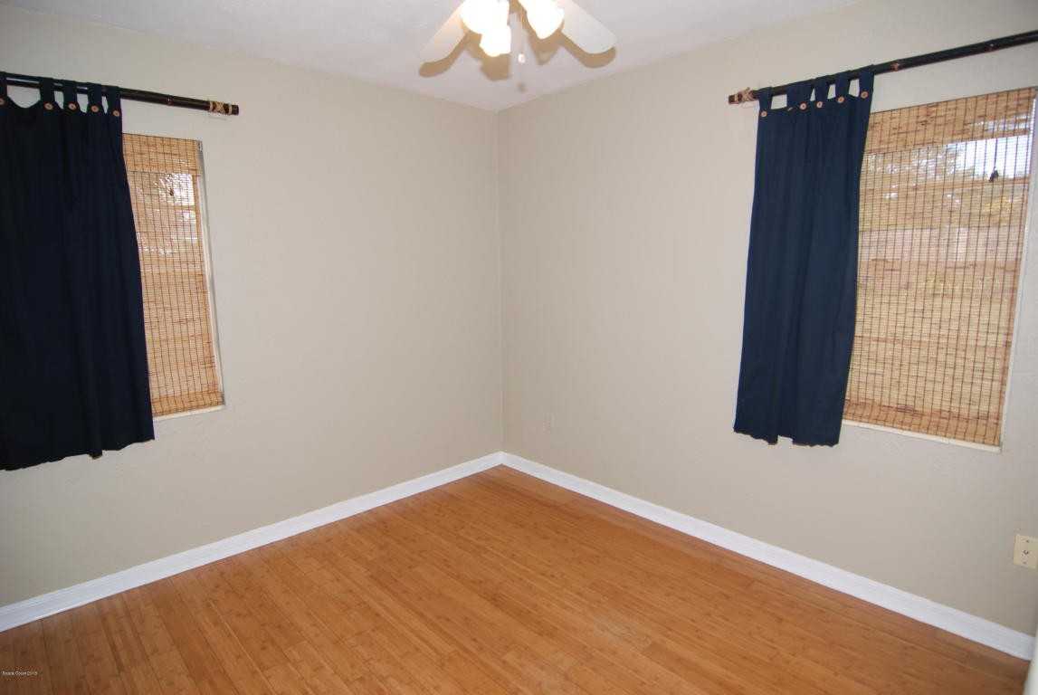 454 Charles Dr - Photo 3 of 9