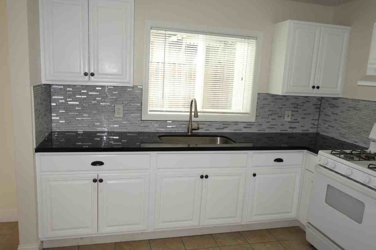 1628 E San Antonio St - Photo 3 of 11