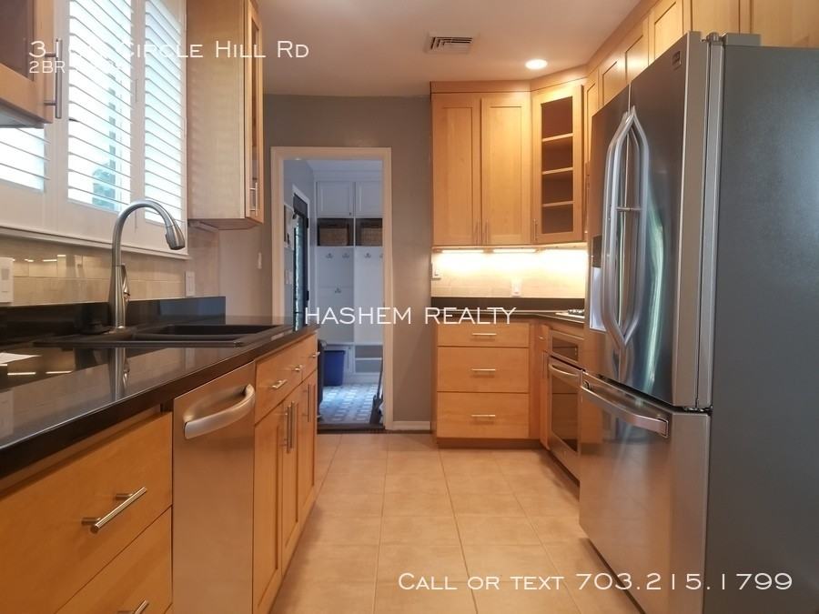 3100 Circle Hill Rd - Photo 3 of 20