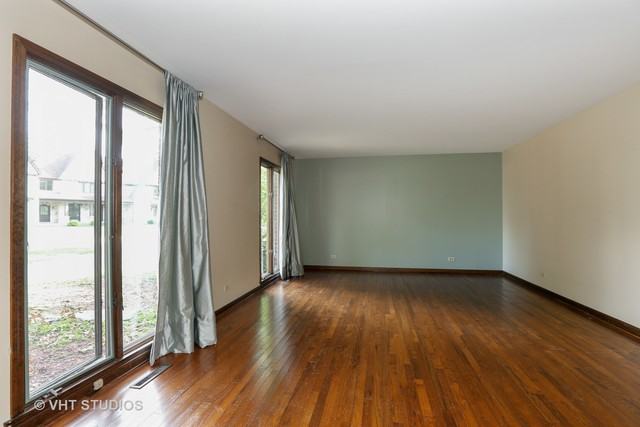 1 Hampton Dr - Photo 2 of 11