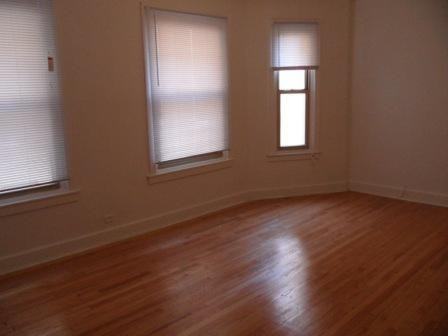 8255 S Maryland - Photo 2 of 5