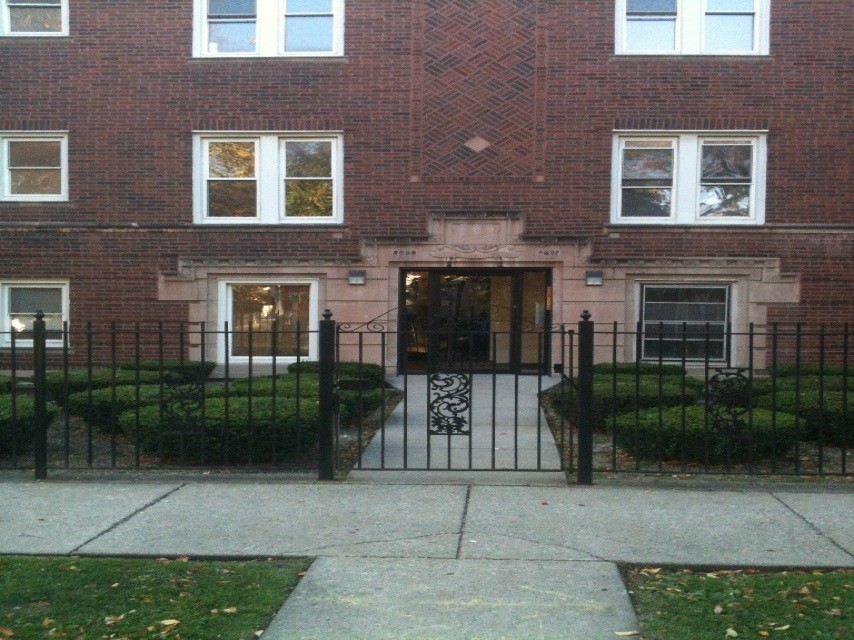 8056 S Drexel Ave - Photo 2 of 8