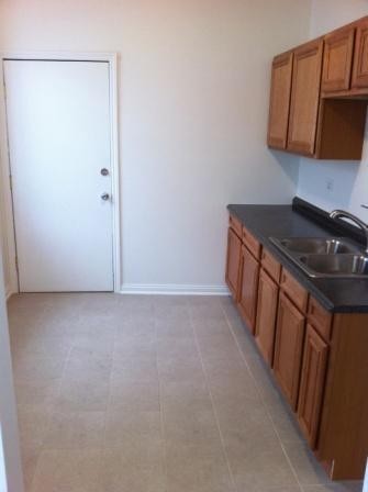 212 E 69th Place - Photo 3 of 5